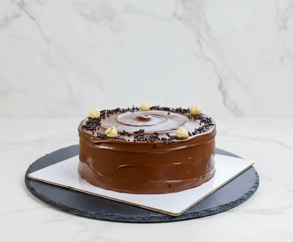 Chocolate Hazelnut Cake (Eggless)
