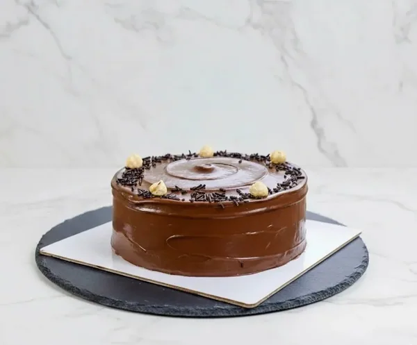 Chocolate Hazelnut Cake (Eggless)