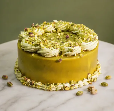 Pistachio Praline Cake — view 1