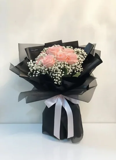Blush Noir Luxury Bouquet — view 1